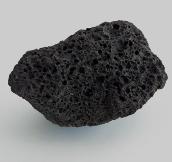 Black Volcano-lava Stone 3-20 cm /price per kilo